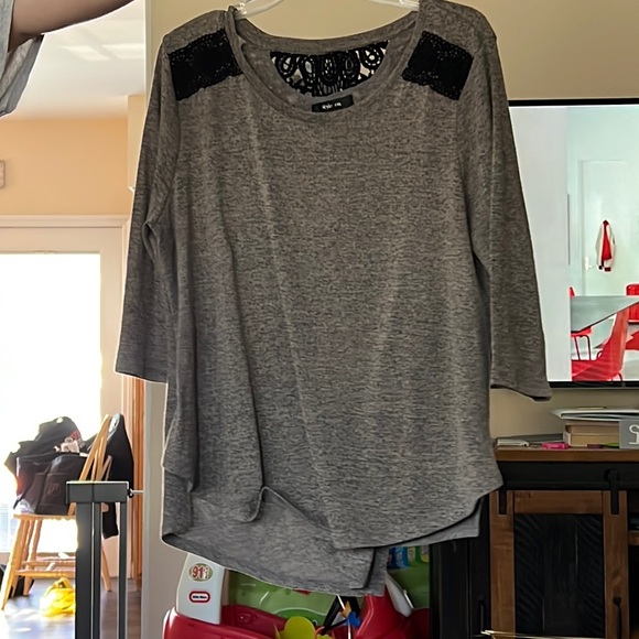 Sweater - Picture 1 of 2